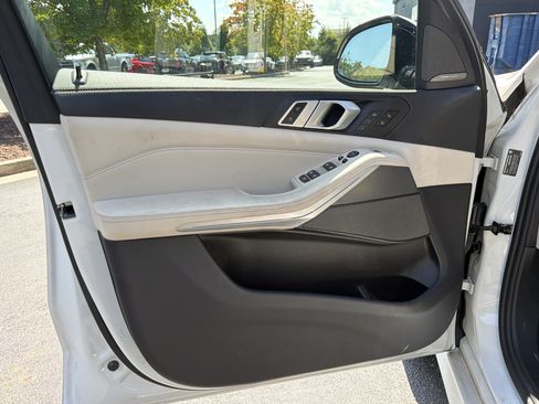 Used 2022 BMW X5 M50i w/ Executive Package AWD/4WD image 16