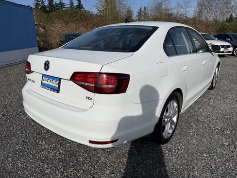 Used 2015 Volkswagen Jetta TDI SEL image 3