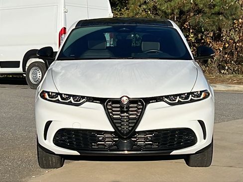 Used 2024 Alfa Romeo Tonale Sprint image 3