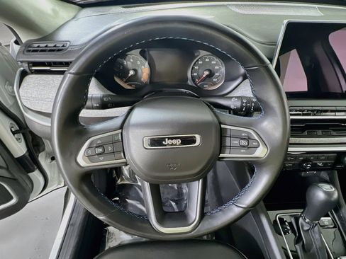 Used 2022 Jeep Compass Latitude w/ Convenience Group AWD/4WD image 11