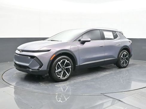 New 2026 Chevrolet Equinox EV LT image 5