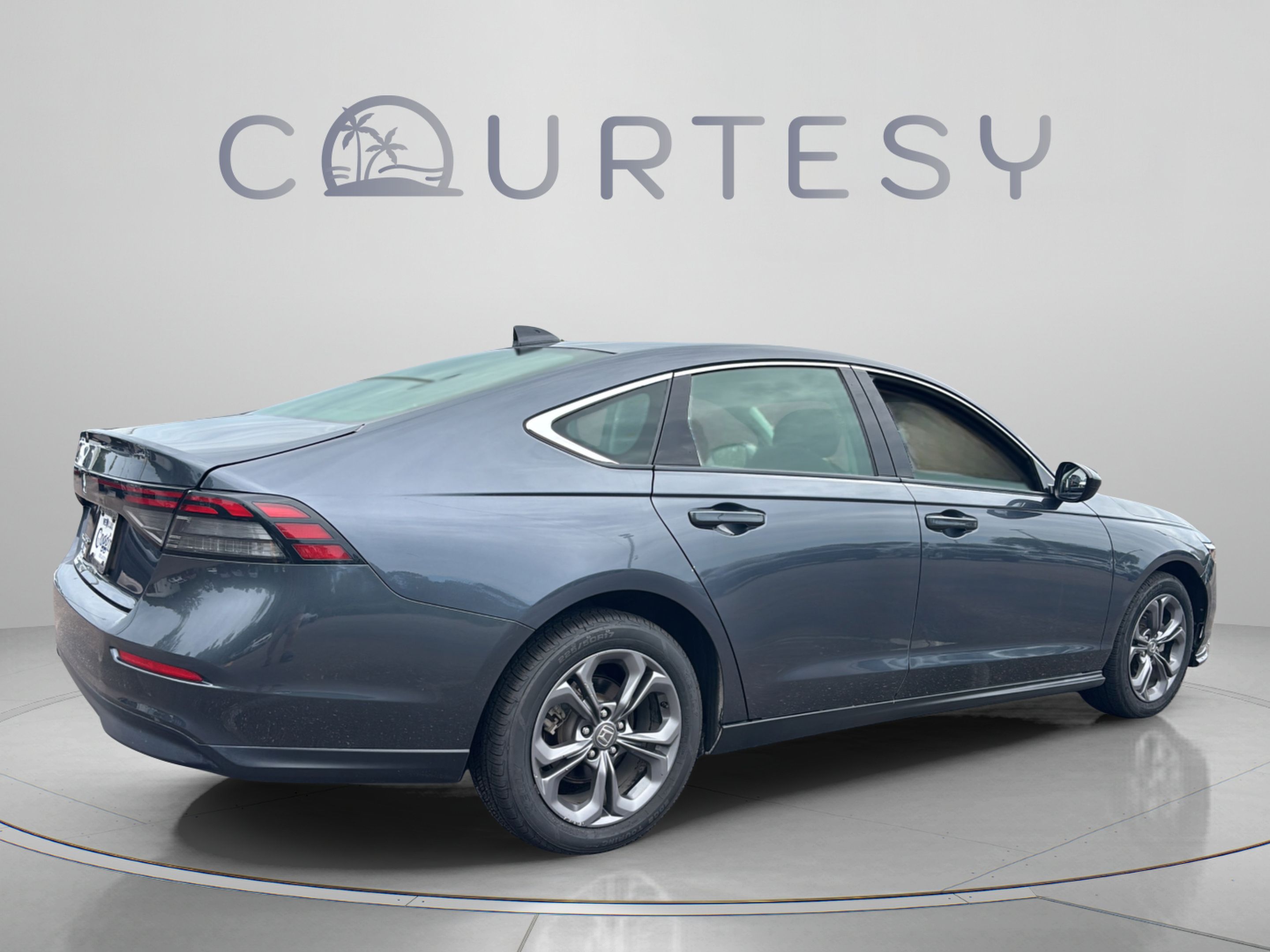 Used 2023 Honda Accord EX image 4