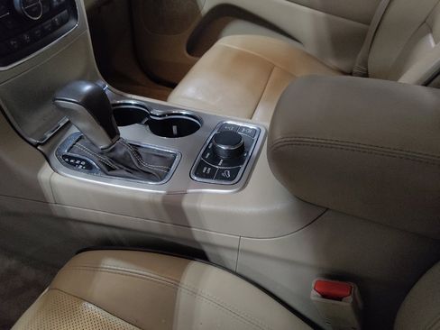 Used 2016 Jeep Grand Cherokee Overland image 26