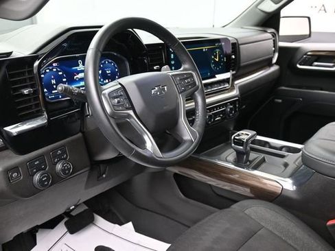 Used 2024 Chevrolet Silverado 1500 RST w/ Redline Edition AWD/4WD image 14