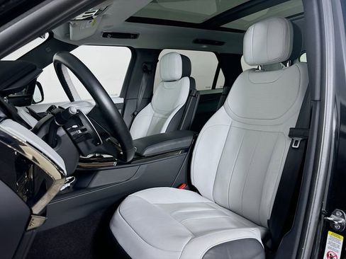 Used 2023 Land Rover Range Rover Sport SE Dynamic image 22