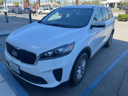 Used 2020 Kia Sorento LX image 5