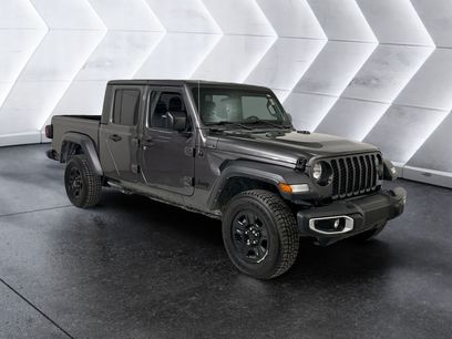 Used 2023 Jeep Gladiator Sport w/ Trailer Tow Package