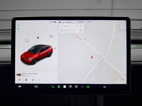 Used 2021 Tesla Model Y Long Range image 9