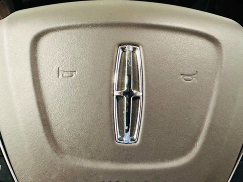 Used 2023 Lincoln Nautilus Reserve FWD image 17