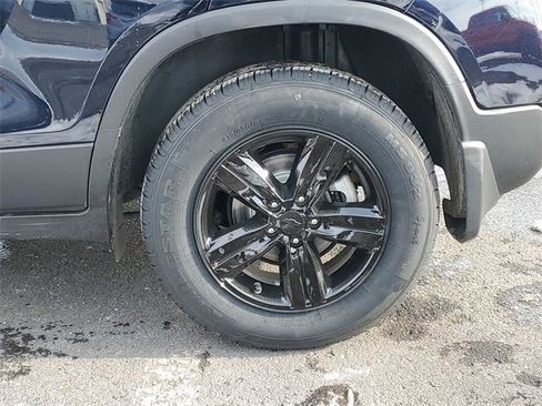 Certified 2022 Chevrolet Trax LT w/ LT Convenience Package image 32