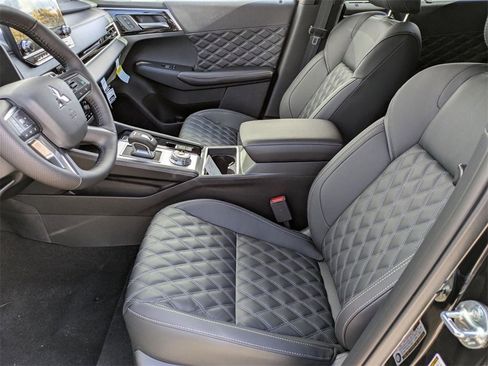 New 2025 Mitsubishi Outlander SEL image 12