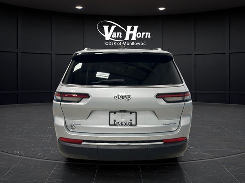 Used 2023 Jeep Grand Cherokee L Limited AWD/4WD image 6