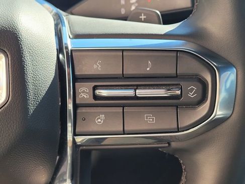 Used 2025 GMC Yukon Denali image 16