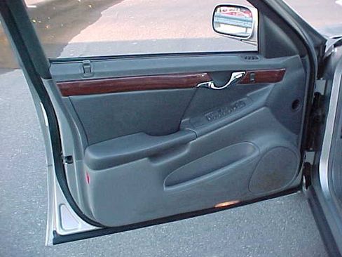 Used 2005 Cadillac De Ville FWD image 15