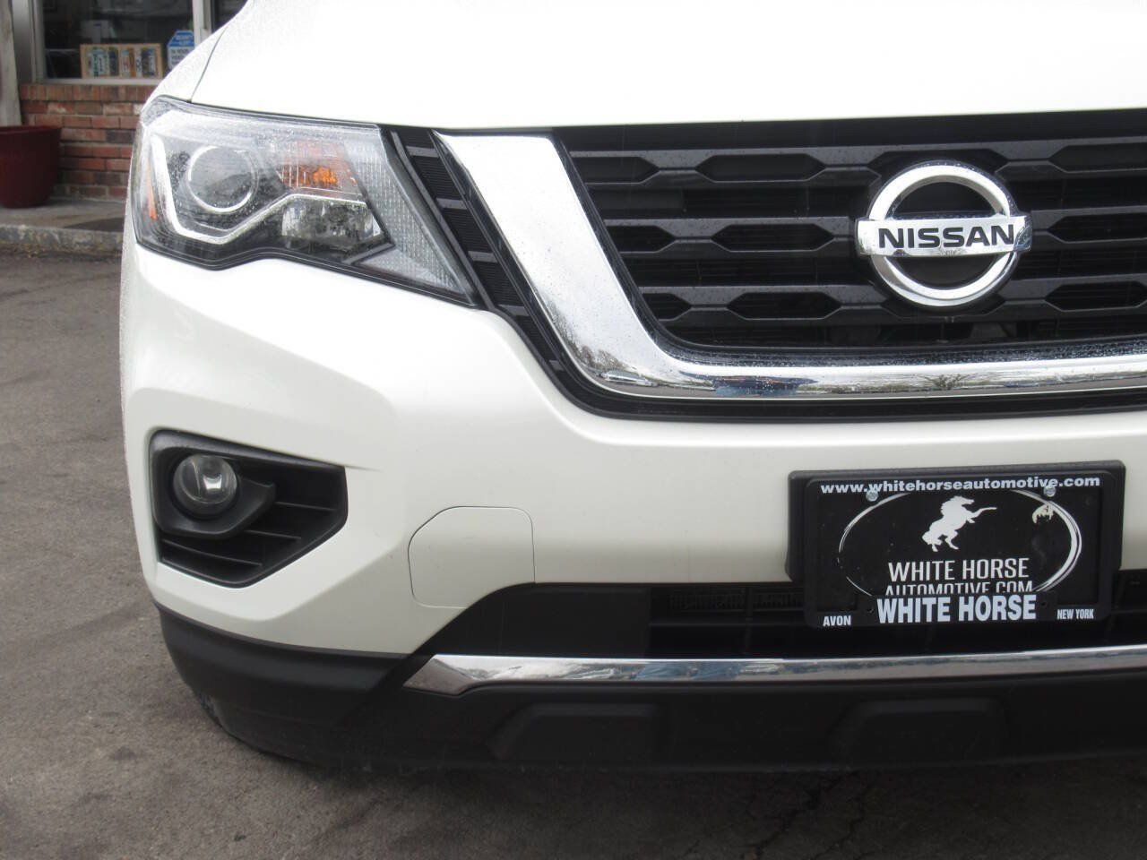 Used 2020 Nissan Pathfinder SV AWD/4WD image 3