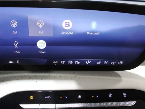 Used 2025 Buick Enclave Avenir w/ Super Cruise Package AWD/4WD image 49