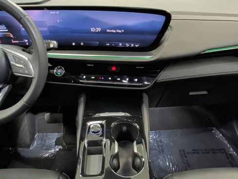 Used 2025 Buick Envision Preferred AWD/4WD image 12