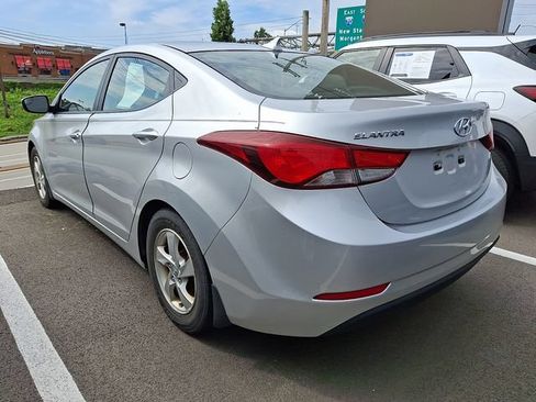 Used 2015 Hyundai Elantra SE FWD image 4