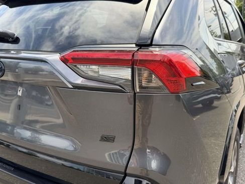 Used 2021 Toyota RAV4 SE w/ Weather & Moonroof Package AWD/4WD image 7