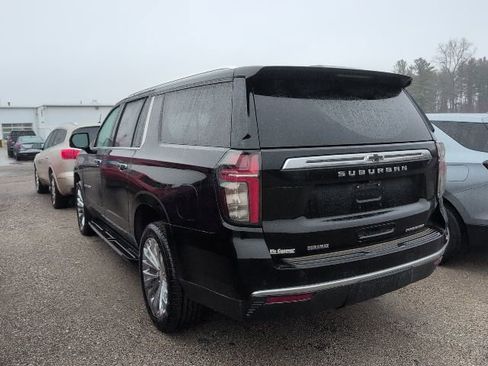 Used 2023 Chevrolet Suburban Premier w/ Premium Package image 6