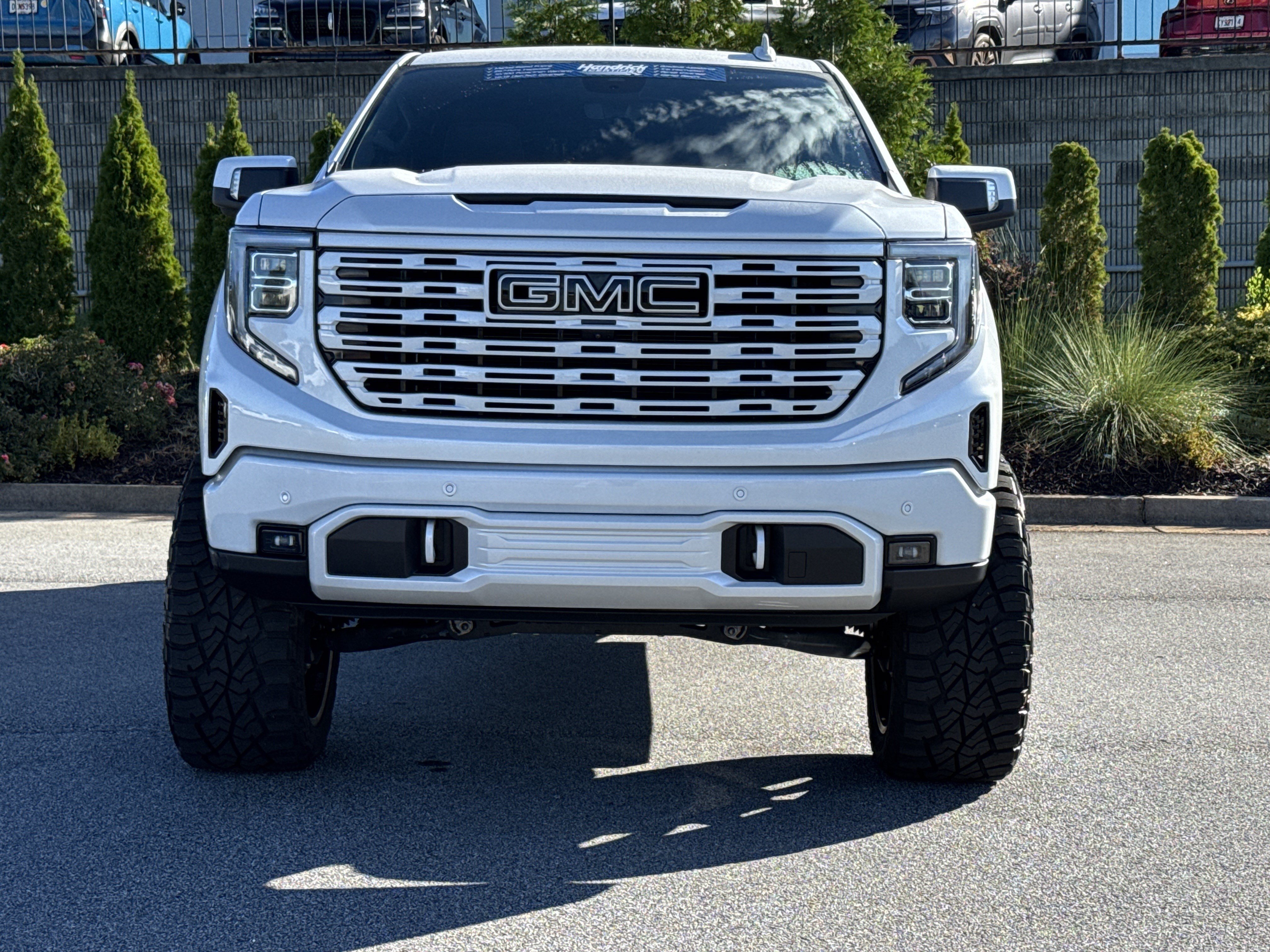 Used 2024 GMC Sierra 1500 Denali w/ Denali Reserve Package AWD/4WD image 3