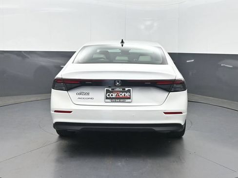 Used 2025 Honda Accord SE image 31
