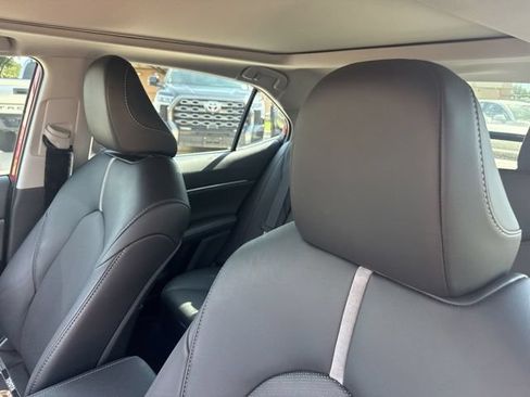 Used 2023 Toyota Camry XSE FWD image 9