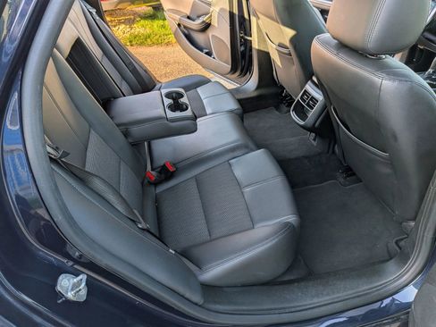 Used 2018 Chevrolet Impala LT FWD image 35