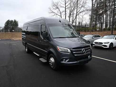 Used 2022 Mercedes-Benz Sprinter 3500 image 24