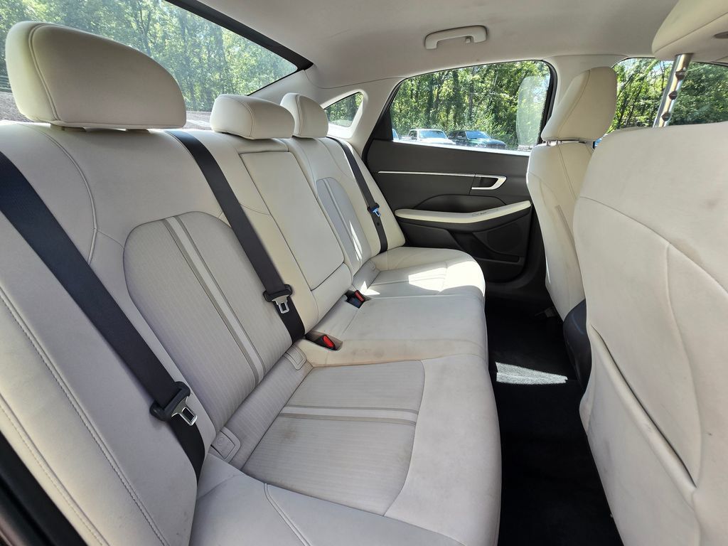 Used 2025 Hyundai Sonata SEL FWD image 20
