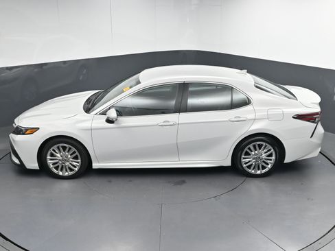 Certified 2023 Toyota Camry SE image 37