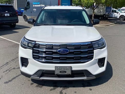 New 2026 Ford Explorer Active RWD image 2