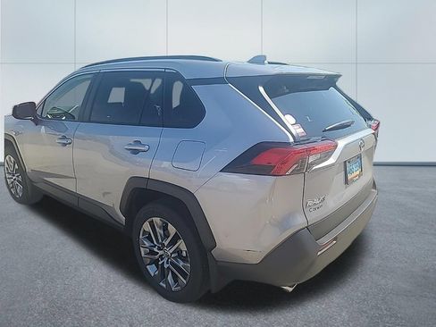 Used 2023 Toyota RAV4 XLE Premium AWD/4WD image 6