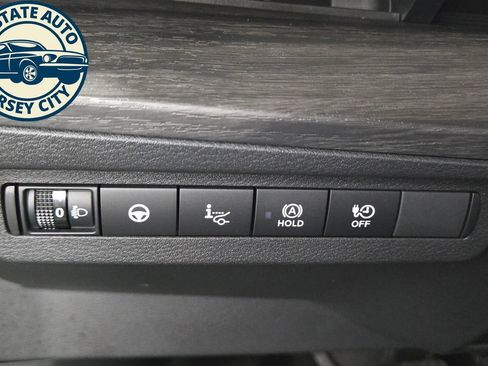 Used 2023 Nissan Ariya AWD image 21