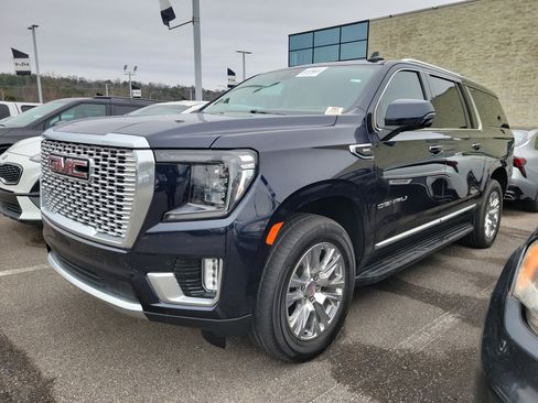 Used 2021 GMC Yukon XL Denali image 1