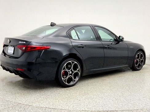 Used 2022 Alfa Romeo Giulia Veloce image 5