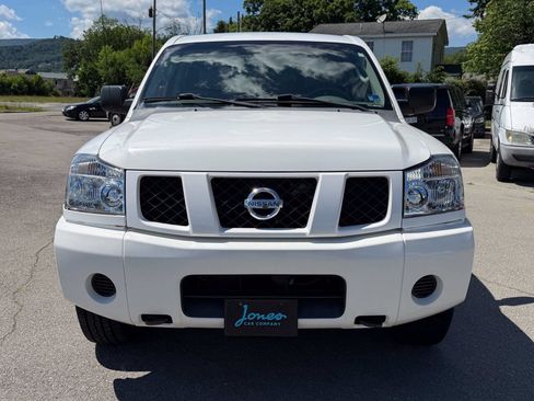 Used 2007 Nissan Titan XE AWD/4WD image 3