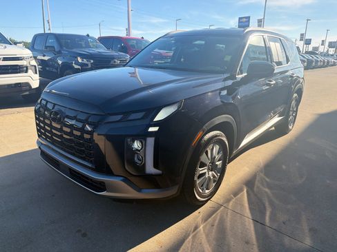 Used 2024 Hyundai Palisade SEL AWD/4WD image 2