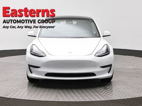 Used 2023 Tesla Model 3 Standard Range image 2