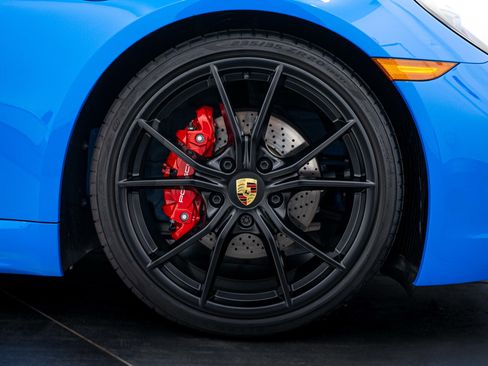 Certified 2025 Porsche 718 Cayman S RWD image 11