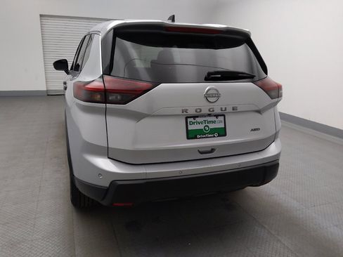 Used 2024 Nissan Rogue S AWD/4WD image 6