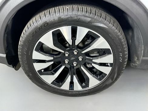 Used 2025 Ford Explorer Platinum w/ LUX Leather Package AWD/4WD image 33