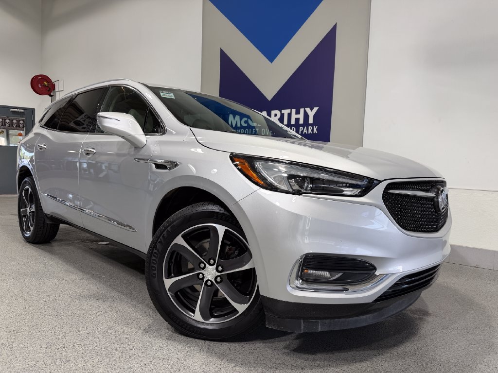Used 2021 Buick Enclave Essence w/ Sport Touring Edition FWD image 2