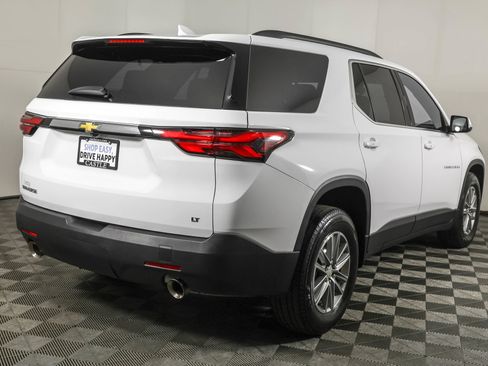 Used 2023 Chevrolet Traverse LT FWD image 14