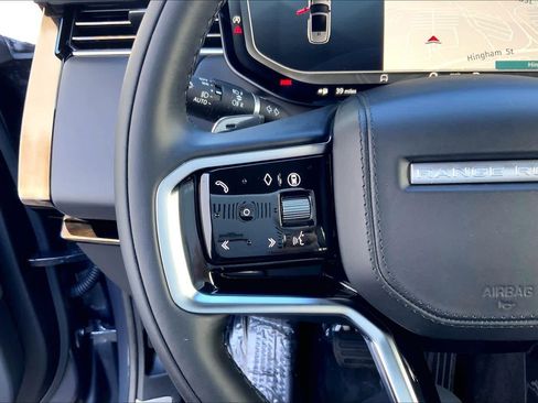 Used 2025 Land Rover Range Rover Sport SE image 22