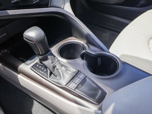 Used 2023 Toyota Camry SE FWD image 16