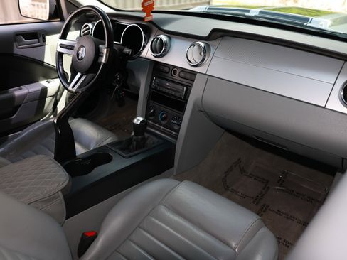 Used 2006 Ford Mustang GT Premium RWD image 21