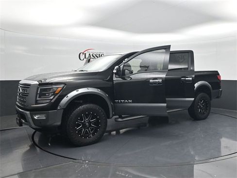 Used 2024 Nissan Titan Platinum Reserve w/ Moonroof Package image 32