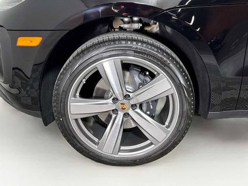 New 2025 Porsche Macan AWD/4WD image 34