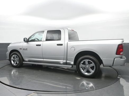 Used 2018 RAM 1500 Express w/ Express Value Package AWD/4WD image 3